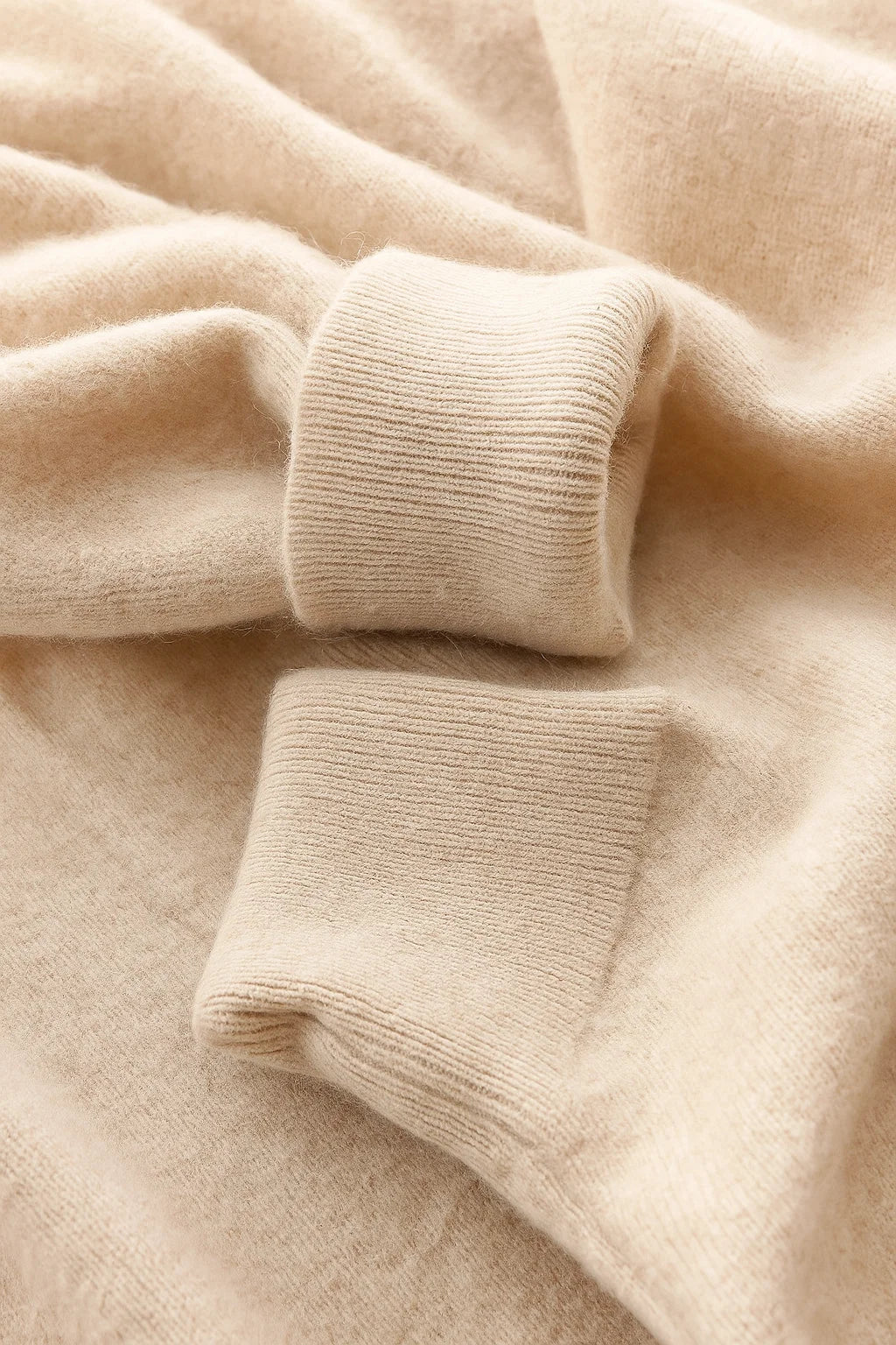 PULL EN TRICOT COL EN V POUR HOMME