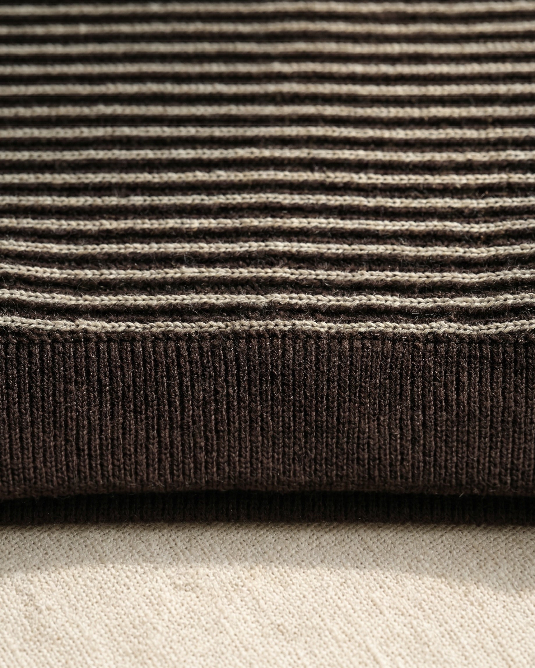 Polo Tricoté À Rayures Verticales Pour Hommes