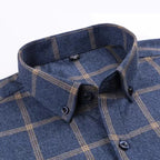 CHEMISE HOMME À CARREAUX ET COL BOUTONNÉ
