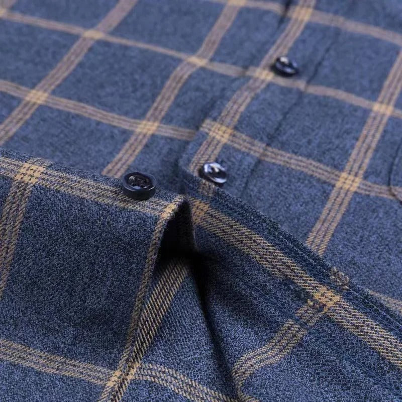 CHEMISE HOMME À CARREAUX ET COL BOUTONNÉ